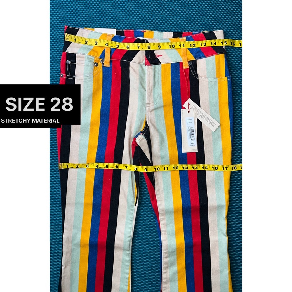 Alice + Olivia Stacey Low Rise Boheme Stripe Bell Jeans - Picture 14 of 17